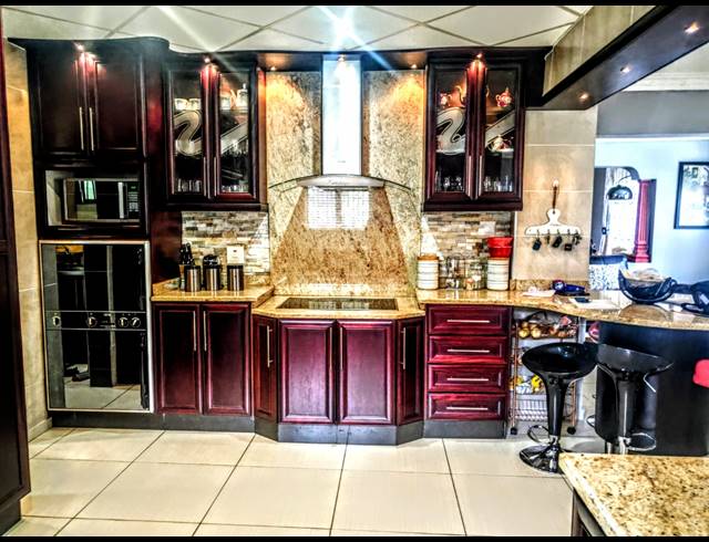 4 BEDROOM HOUSE FOR SALE IN ESCOMBE